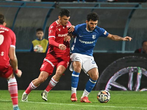 Petru Neagu (stânga), în duel cu Grigoryan Foto: Imago