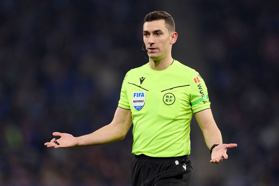 Deciziile controversate luate de Alejandro Muñiz Ruiz în meciul Espanyol - Real Madrid 0-1 au provocat un imens scandal / Foto: Imago Atac fără precedent al lui Real Madrid: „E scandalos. S-a atins culmea incompetenței! Campionatul e viciat”