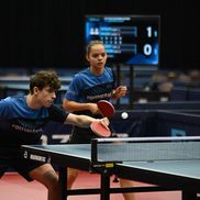 Robert Istrate alături de colega sa, Andreea Băiașu