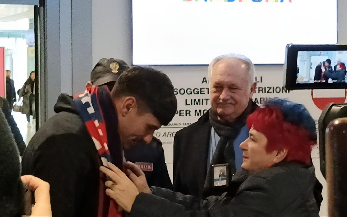 Primele imagini cu Florinel Coman după aterizarea la Cagliari