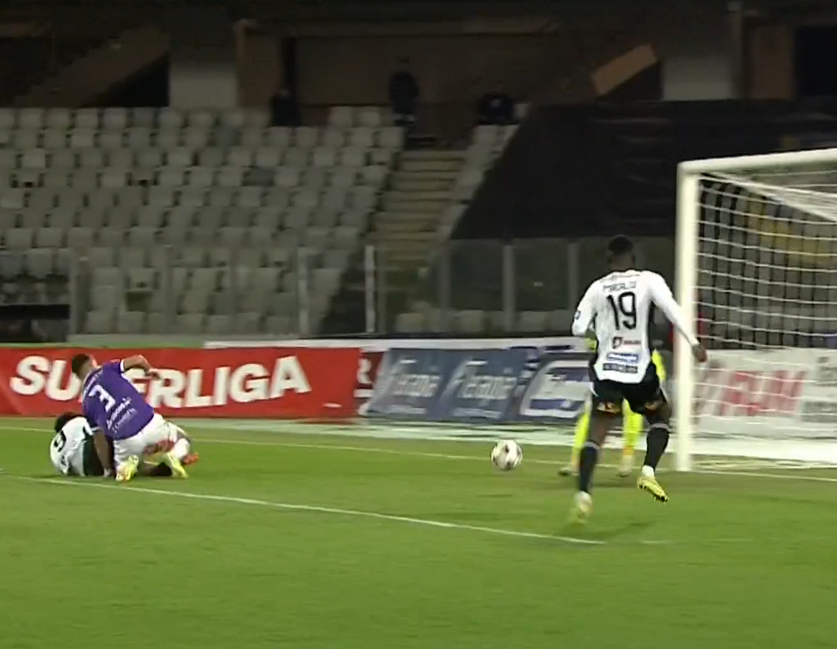 Ratare monumentală în U Cluj - FC Argeș: incredibil unde a trimis din doi metri
