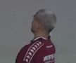 Cristi Manea, în lacrimi după Hermannstadt - Rapid, consolat de colegi / foto: captură Digi Sport