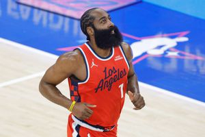 Un nou schimb în NBA! James Harden, protagonistul unui transfer spectaculos?! » „Negocierile sunt avansate”