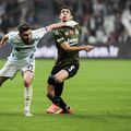 Abat Aymbetov (stânga) semnează cu Petrolul / foto: Imago Images