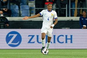 Fostul campion mondial intervine în forță și o distruge pe Liverpool: „Fotbalul și-a pierdut mințile”