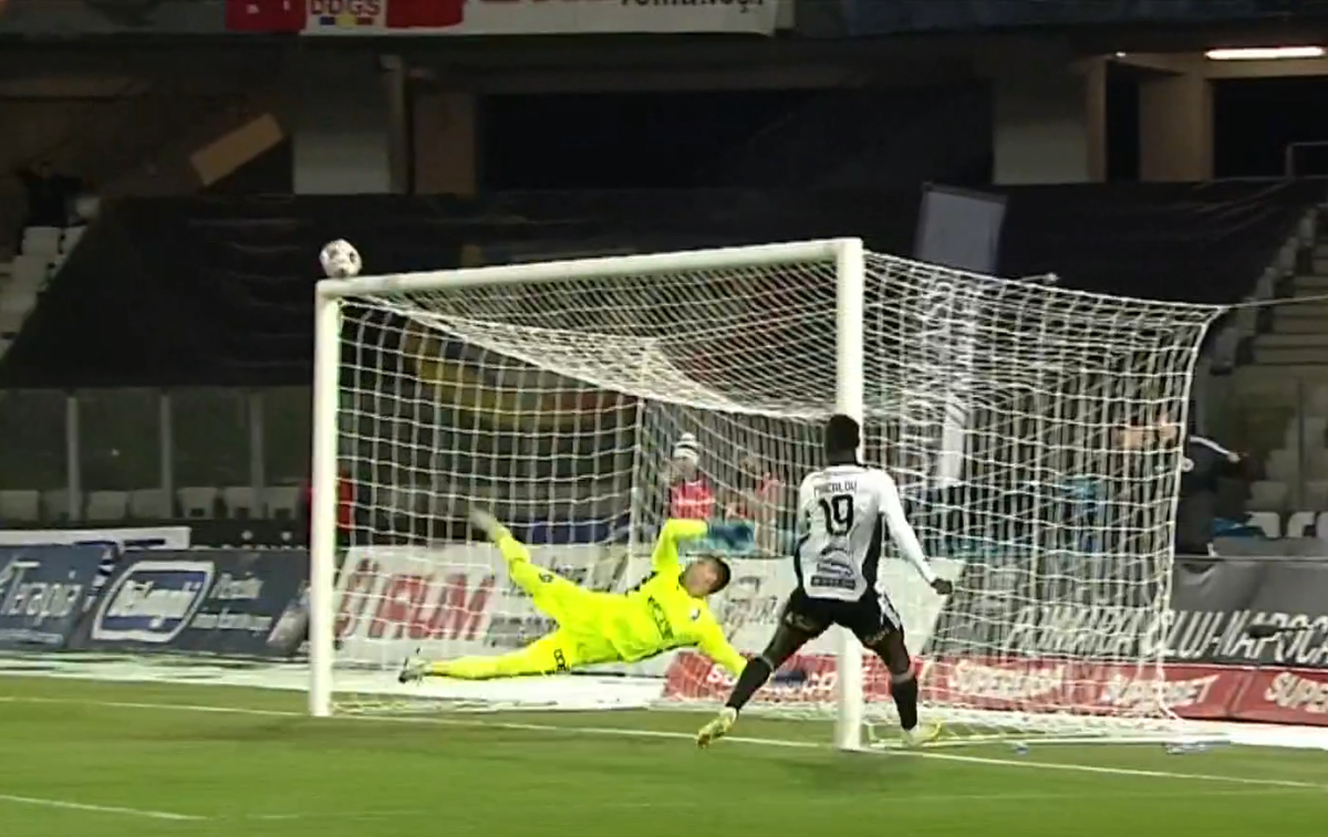 Ratare monumentală în U Cluj - FC Argeș: incredibil unde a trimis din doi metri