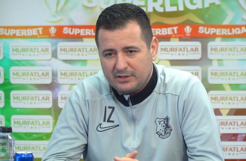 Nici cele 7 puncte obținute în meciurile din startul acestui an, nici victoria la scor împotriva liderului Universitatea Craiova, nu l-au făcut pe Ianis Zicu să vorbească despre play-off.