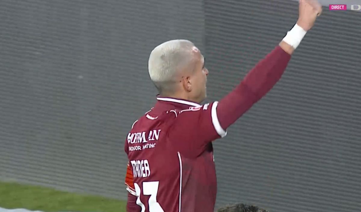 Imagini emoționante după Hermannstadt - Rapid » Cristian Manea, în lacrimi, consolat de coechipieri