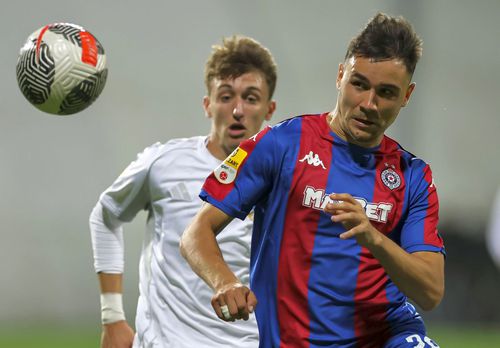 Rapid ar fi făcut ofertă pentru Yanis Karabelyov, în prim-plan // foto: Imago