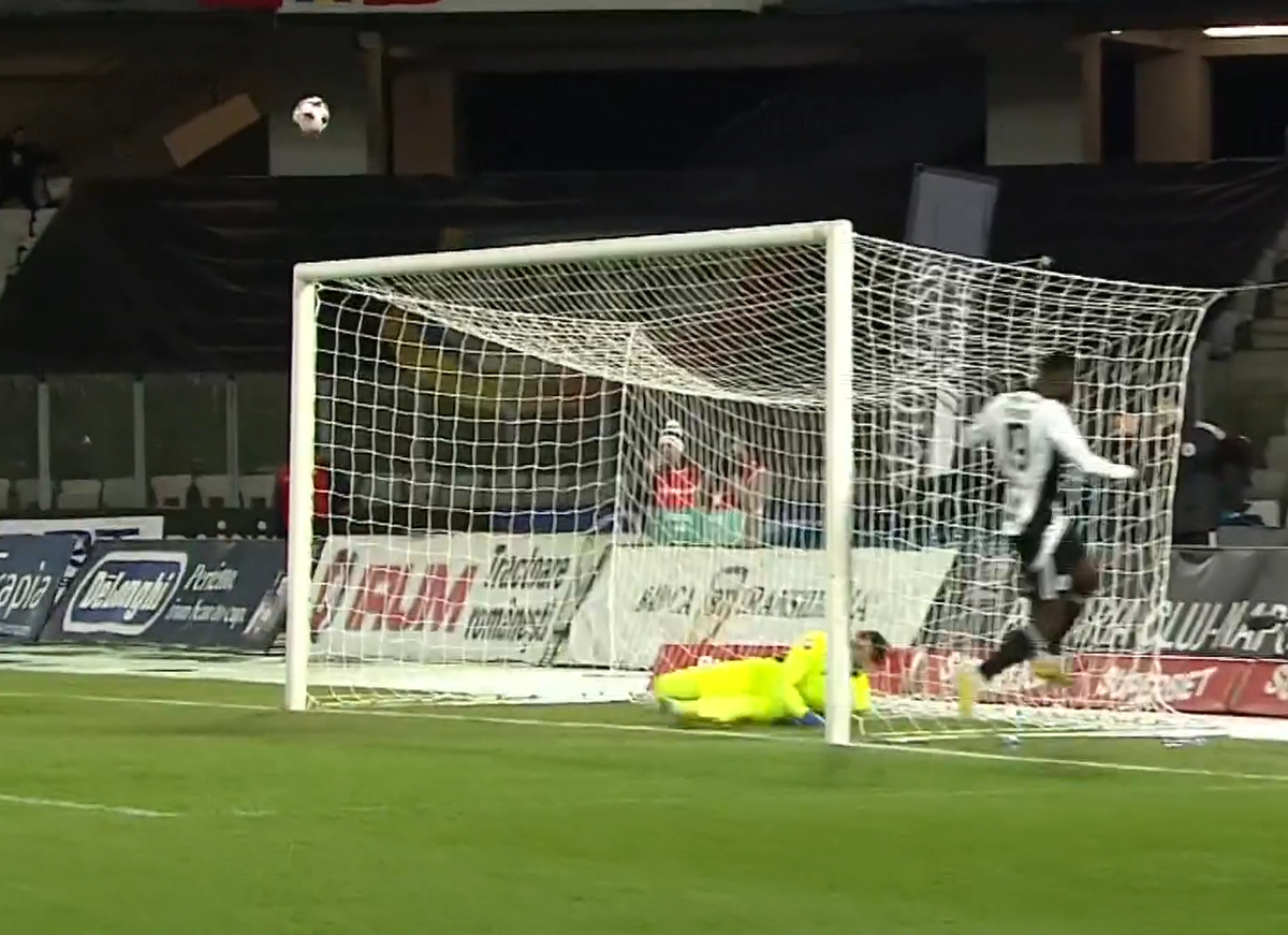 Ratare Macalou U Cluj - FC Argeș