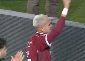 Imagini incredibile după Hermannstadt - Rapid » Cristian Manea, în lacrimi, consolat de coechipieri, a „uitat” rapid și a început să înjure Steaua
