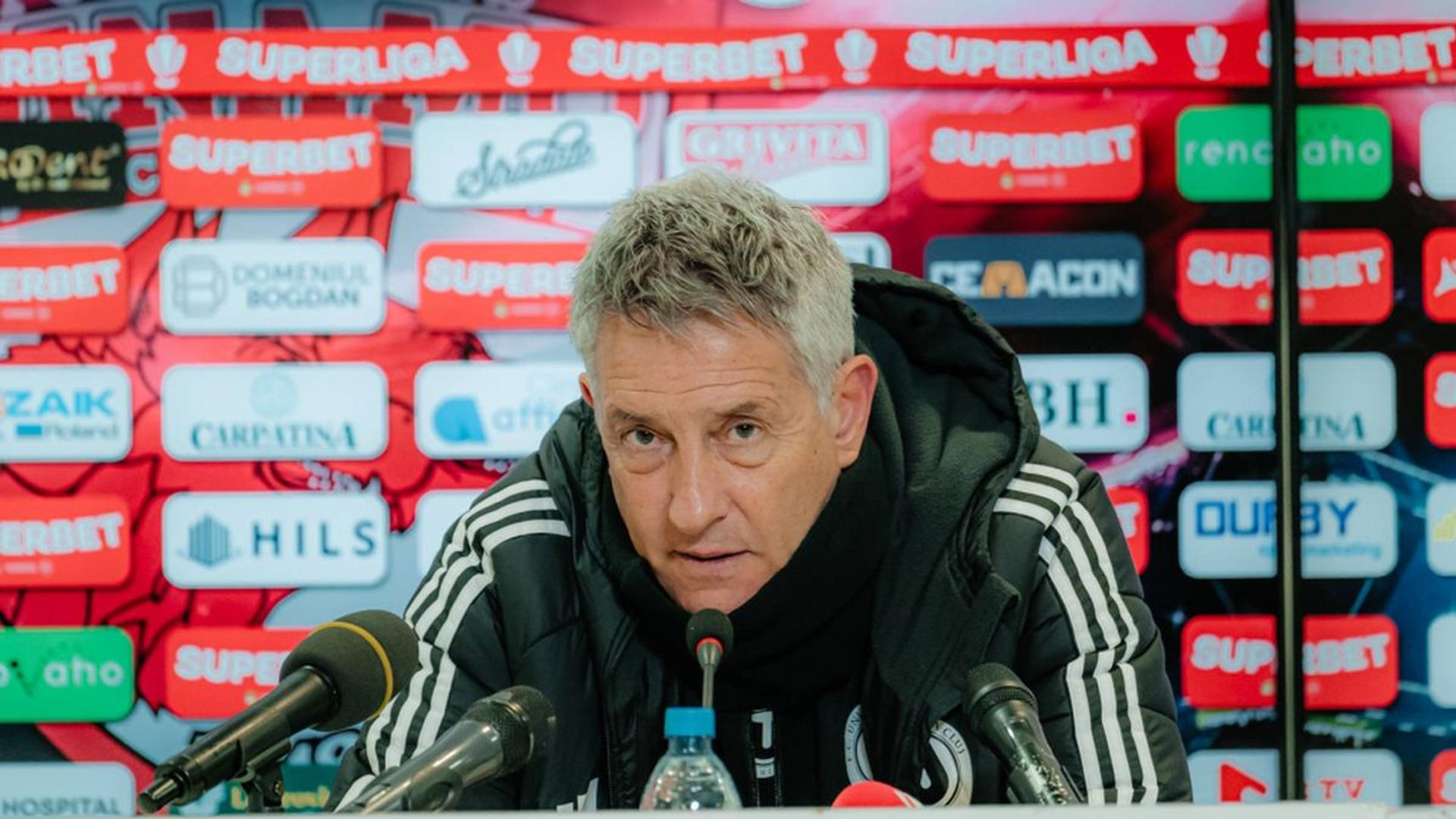 Gabi Balint criticând decizia lui Cristiano Bergodi de a nu folosi mijlocașul Dan Nistor la meciul pierdut de U Cluj cu Dinamo | sursa foto: Gazeta Sporturilor