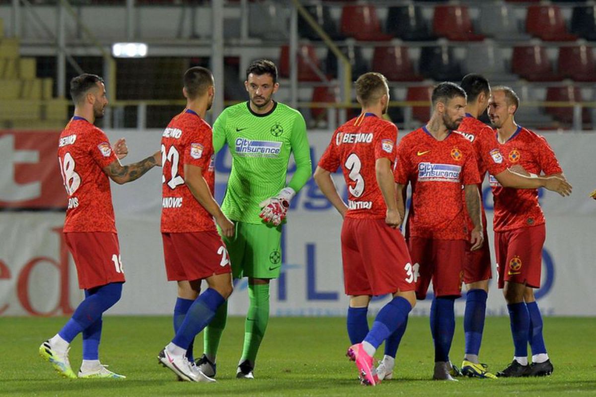 Împins de Gigi Becali pe ușa din dos, un fotbalist de la FCSB e ademenit în străinătate cu un salariu consistent