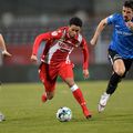 Jonathan Morsay (în alb-roșu) este unul dintre nou-veniții la Dinamo