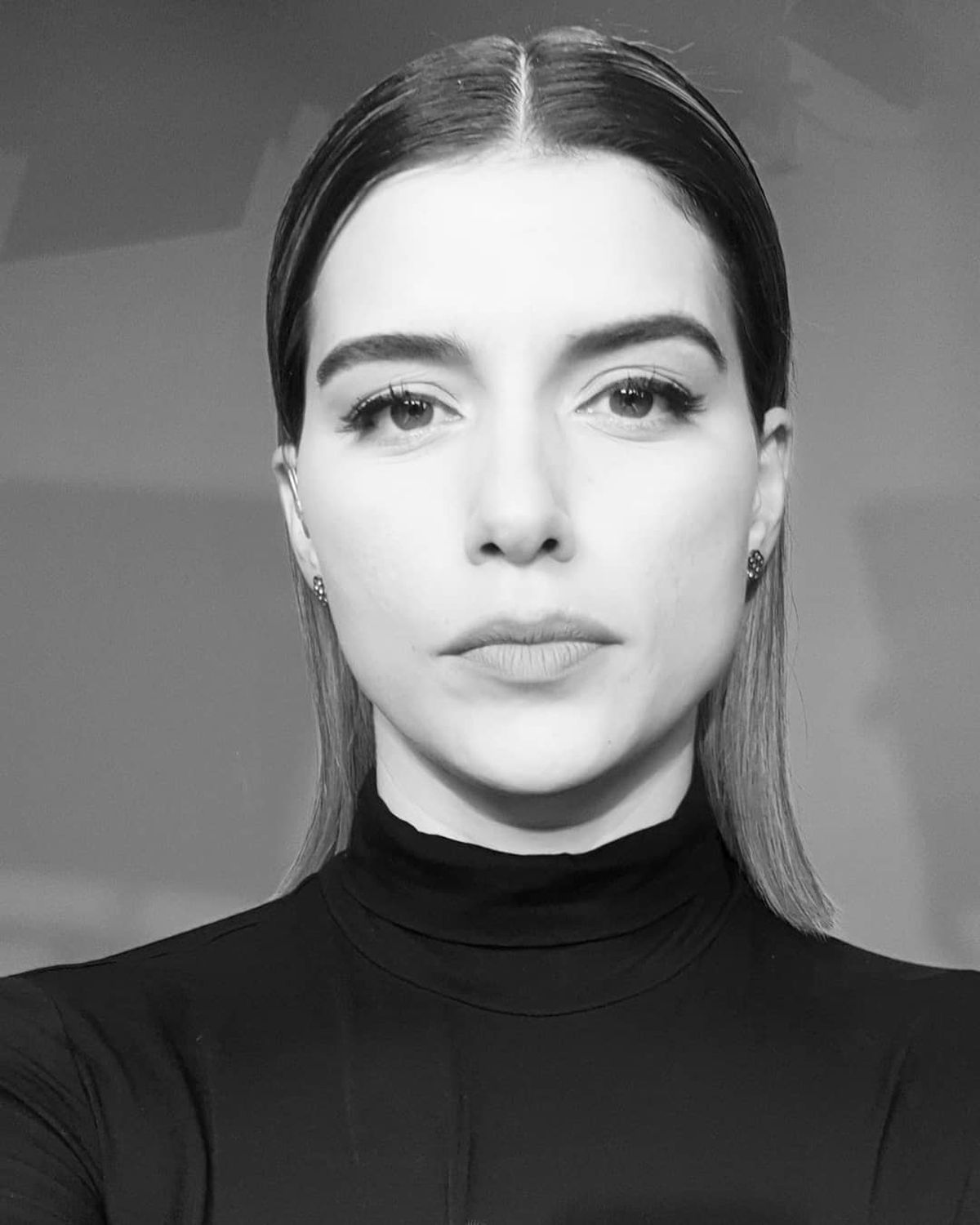 FOTO Fostul model din Columbia care prezintă acum știri în România » A pozat în FHM