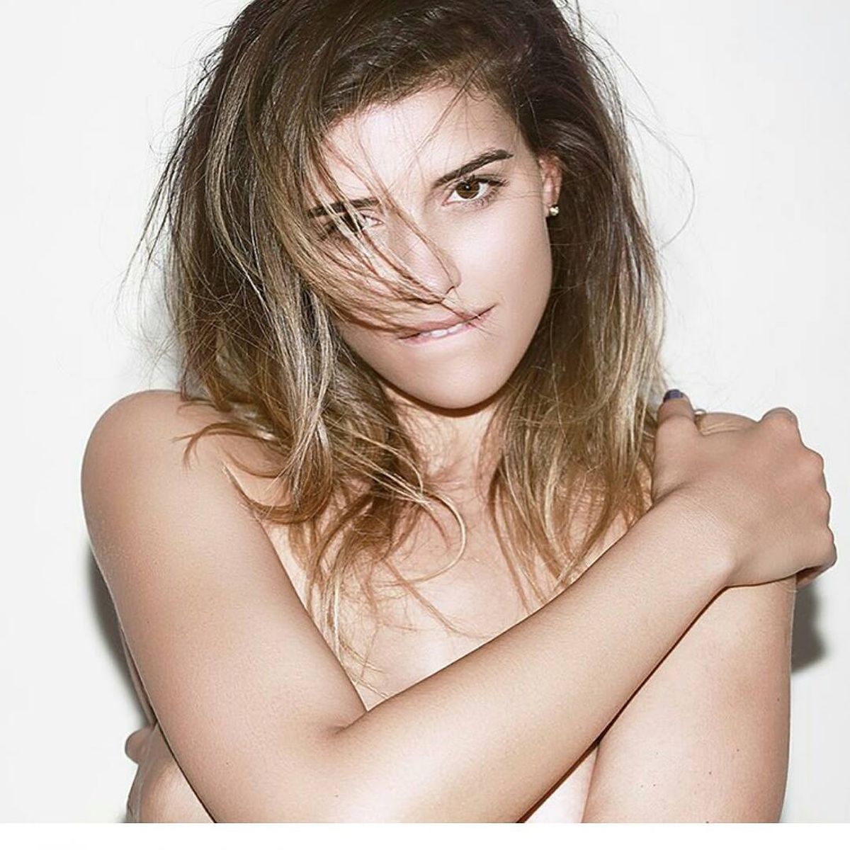 FOTO Fostul model din Columbia care prezintă acum știri în România » A pozat în FHM