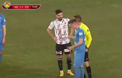 VIDEO + FOTO U Cluj - Viitorul Pandurii, scăpat complet de sub control de arbitrul Andrei Antonie! Deciziile care au dinamitat finalul