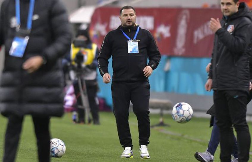 Marius Croitoru (41 de ani) a văzut cartonașul galben în finalul partidei dintre Farul și FC Botoșani, pierdută de clubul moldovean, scor 0-2. Antrenorul va rata meciul din ultima etapă a sezonului regulat, împotriva lui FC Argeș.