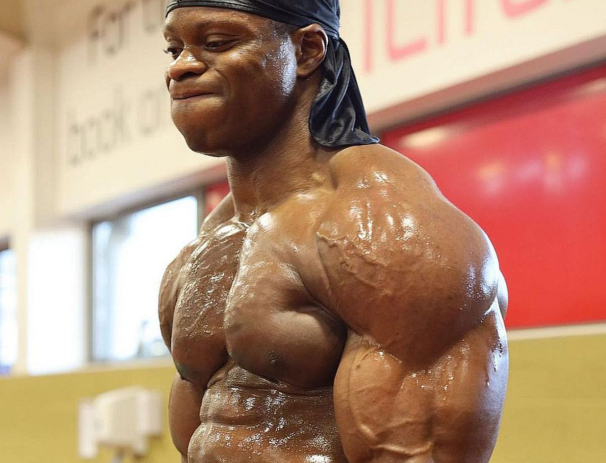 Uriaș londonez, celebru pe rețelele de socializare, de la pictură la box: „Nu-mi pasă de calorii”