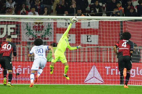 Ionuț Radu a apărat penalty-ul luui Laborde în Nice - Auxerre 1-1/ foto Imago Images