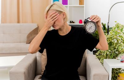 Care sunt simptomele menopauzei și cum le gestionezi?