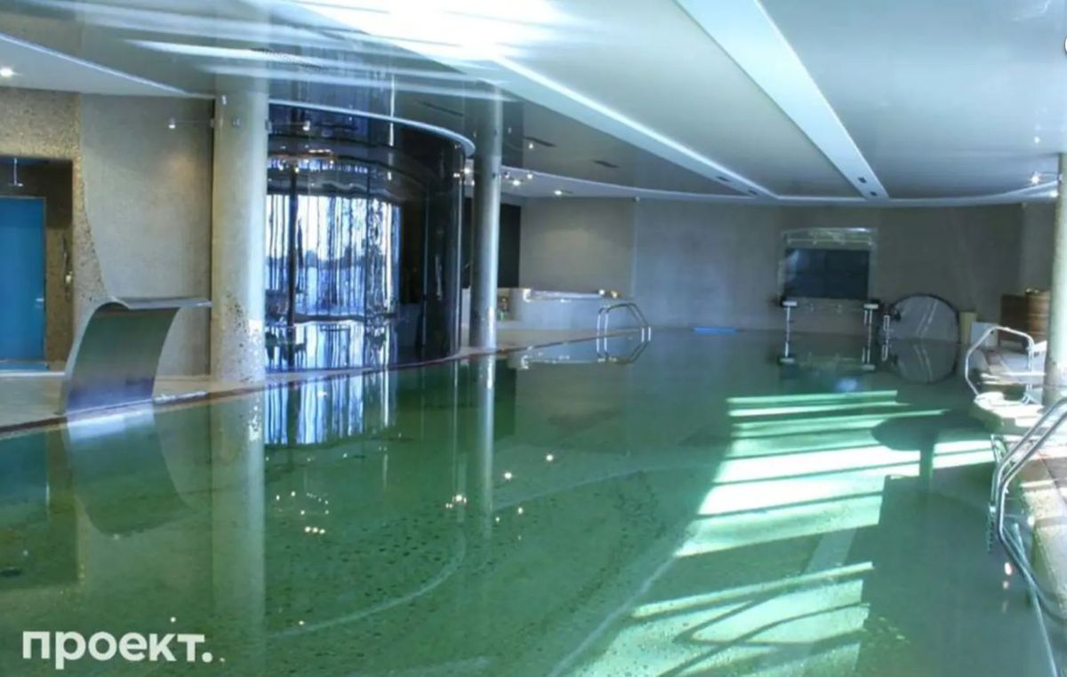 Vladimir Putin i-a cumpărat un penthouse de lux fostei gimnaste cu care se iubește! Imagini incredibile