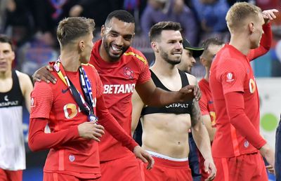 Ce harababură! Cum au aflat jucătorii de la FCSB că Leo Strizu și-a dat demisia: „Nu știu, nu am fost atent”