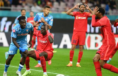 Au apărarea franjuri înainte de UTA - FCSB! Antrenorul, obligat să improvizeze