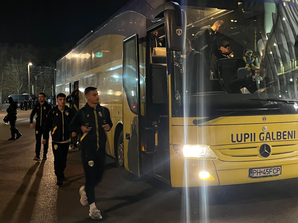 FCSB - Petrolul, sosire echipe