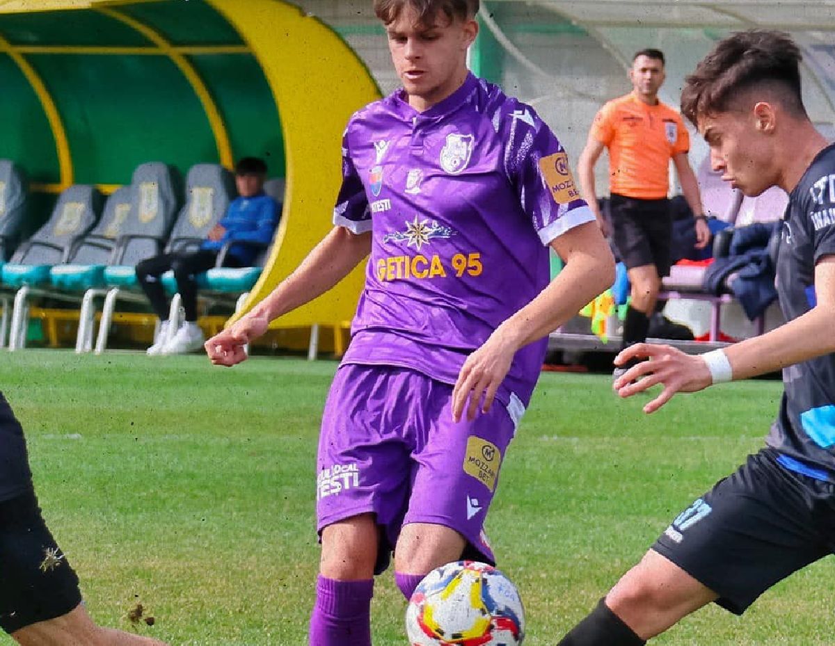 Furie la clubul din Liga 2 » Mesaje de protest la ultimul meci: „Sclavi ai partidului lipsit de onoare”