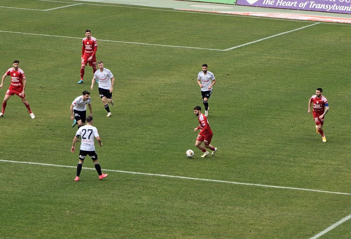 U Cluj - FC Botoșani 1-0 » Victorie cu frâna trasă! U Cluj se impune la limită, iar runda viitoare va fi pe viață și pe moarte pentru un loc de play-off