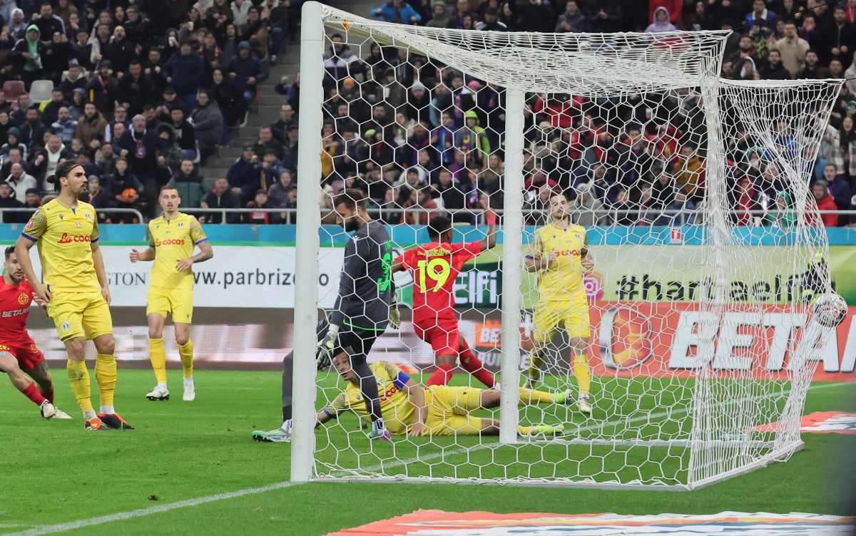 Florinel Coman, după 1-0 cu Petrolul: „M-am montat când mi-a venit oferta de 5 milioane” » Colegul pe care-l laudă: „Ne-a scos!”