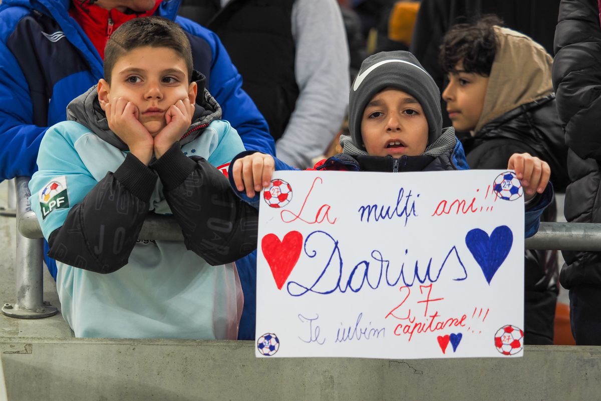 S-a „rupt” la nici 5 minute după ce a intrat la FCSB!