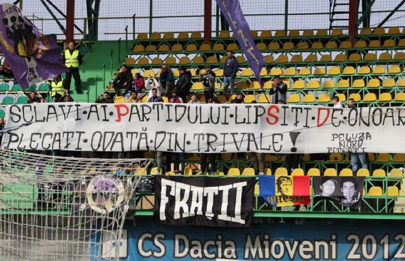 Furie la clubul din Liga 2 » Mesaje de protest la ultimul meci: „Sclavi ai partidului lipsit de onoare”