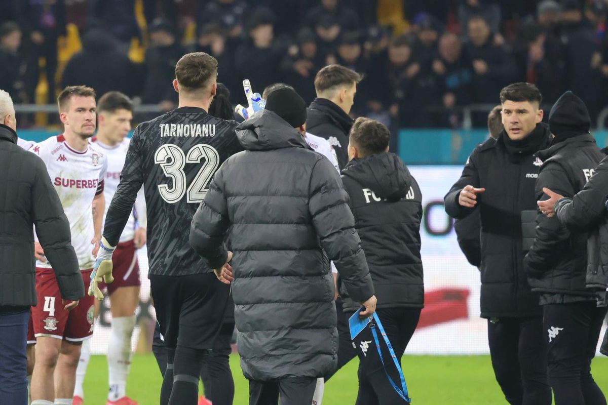 Șefului Rapidului nu i-au căzut bine gesturile lui Șumudică: „Mi-aș dori să-și canalizeze energia doar pe fotbal” + Cadoul pentru antrenor: „Ceva special”