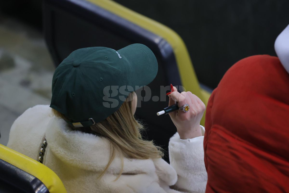 Fiica și soția lui Marius Șumudică