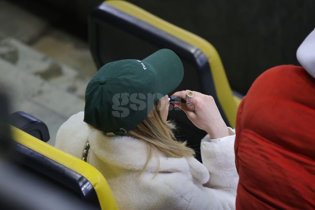 Fiica și soția lui Marius Șumudică