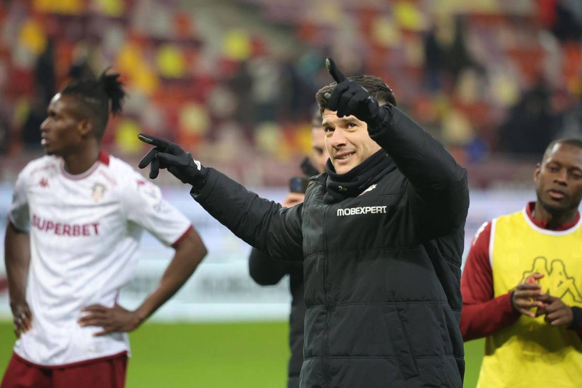 Șefului Rapidului nu i-au căzut bine gesturile lui Șumudică: „Mi-aș dori să-și canalizeze energia doar pe fotbal” + Cadoul pentru antrenor: „Ceva special”