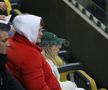 Soția și fiica lui Marius Șumudică, surprinse încălcând regulamentul pe Arena Națională la Rapid - FCSB