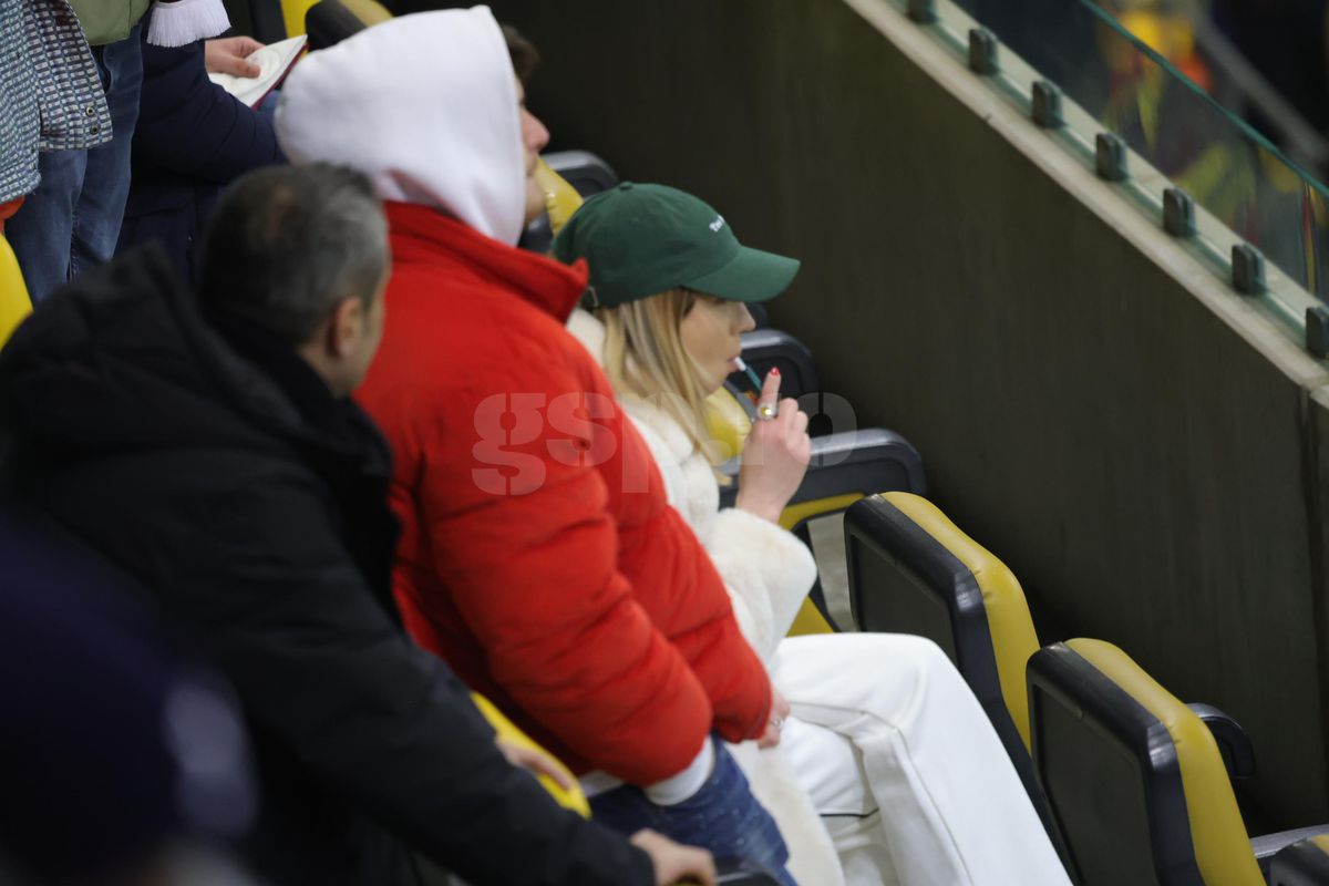 Fiica și soția lui Marius Șumudică