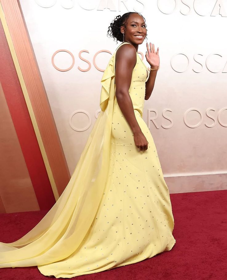 Coco Gauff pe covorul roșu la ceremonia de decernare a Premiilor Oscar