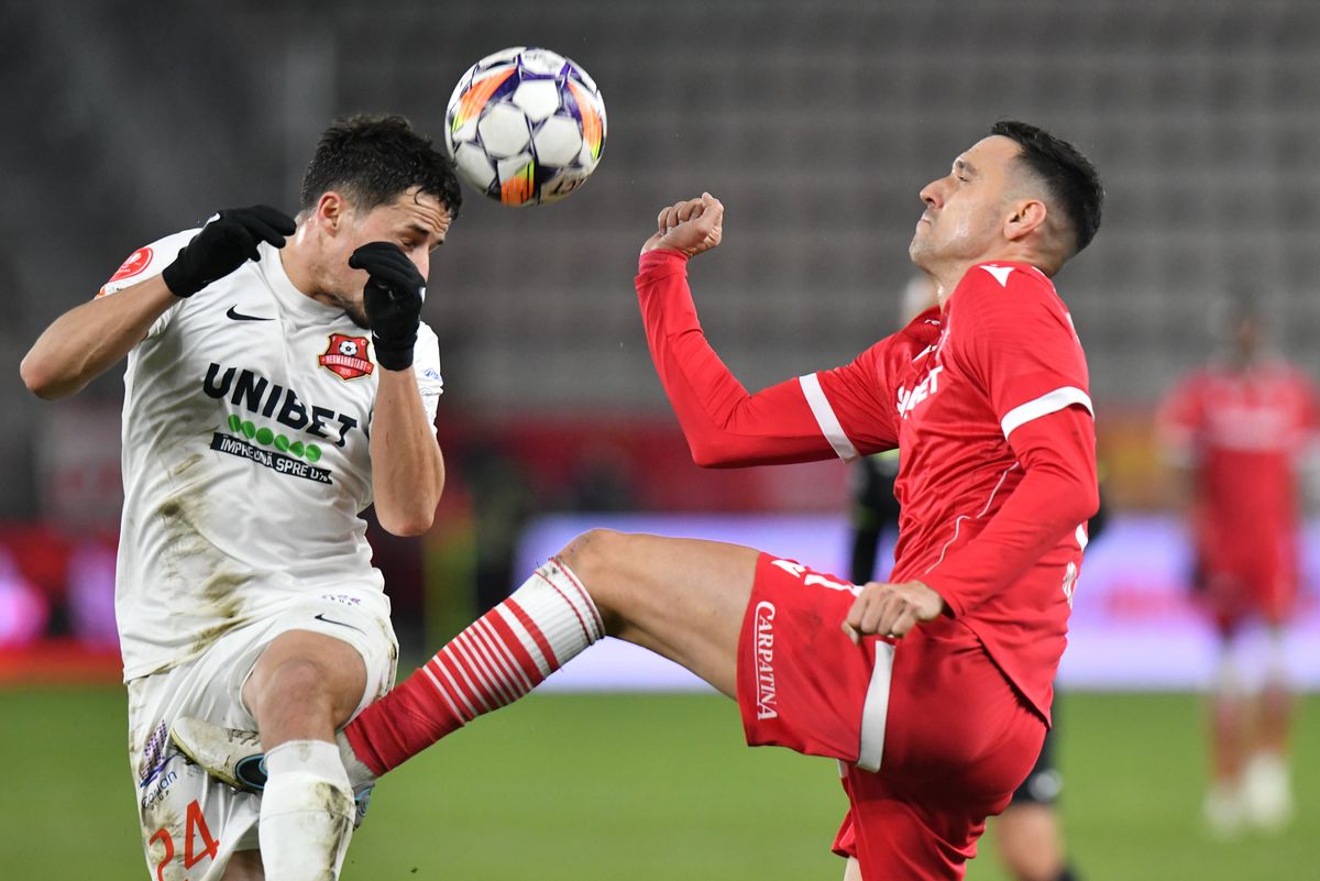 „Vrei să joci la Dinamo?” » Aplaudat de fani, Ianis Stoica a dat răspunsul la finalul partidei