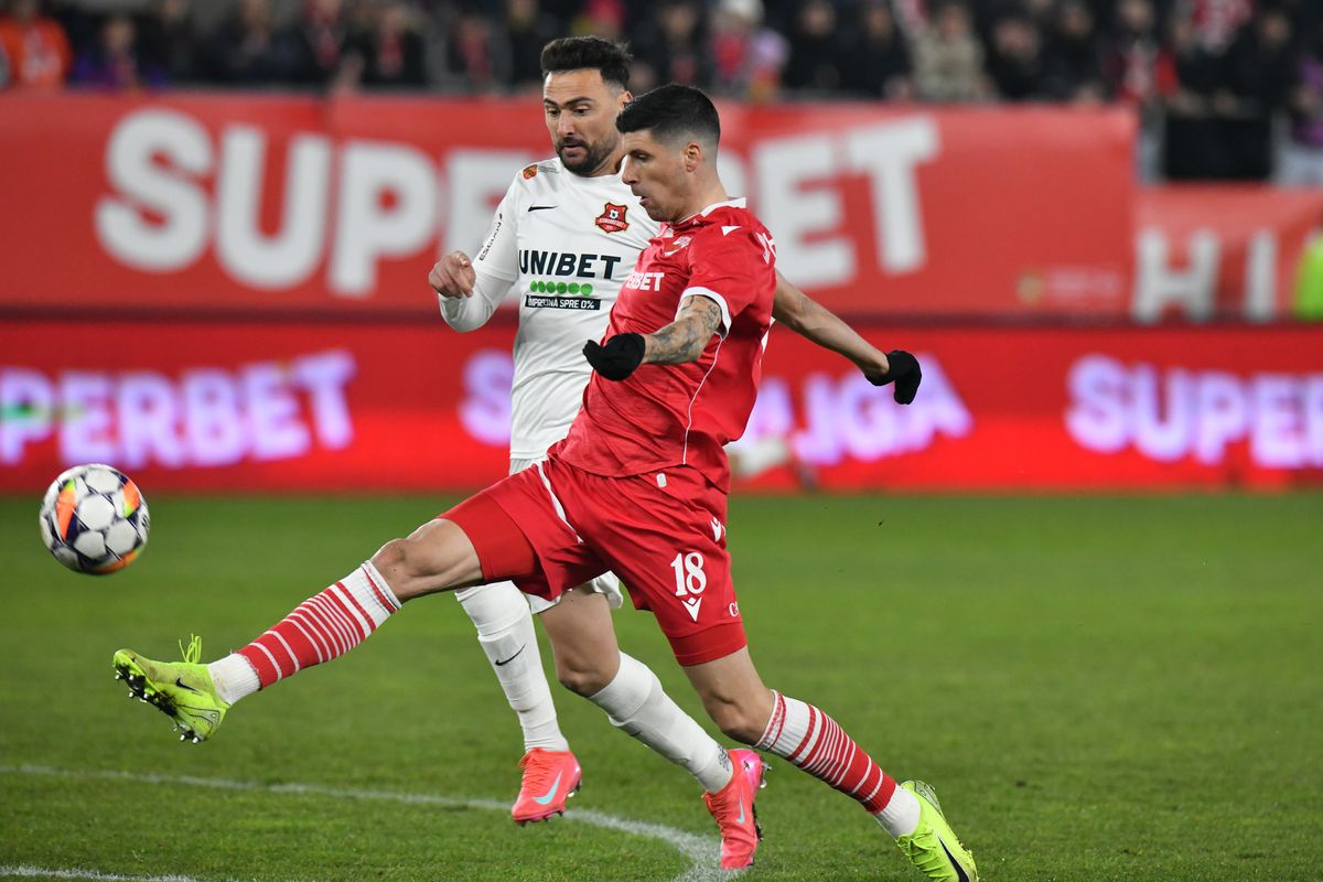 „Vrei să joci la Dinamo?” » Aplaudat de fani, Ianis Stoica a dat răspunsul la finalul partidei