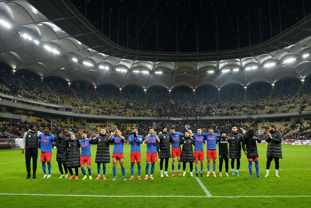 Șefului Rapidului nu i-au căzut bine gesturile lui Șumudică: „Mi-aș dori să-și canalizeze energia doar pe fotbal” + Cadoul pentru antrenor: „Ceva special”