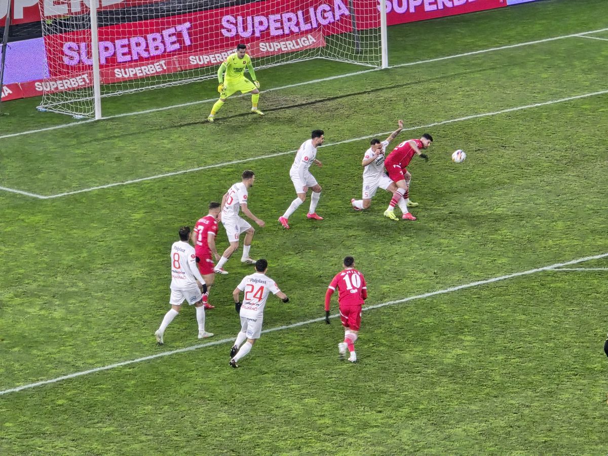 Dinamo - Hermannstadt, imagini din timpul partidei