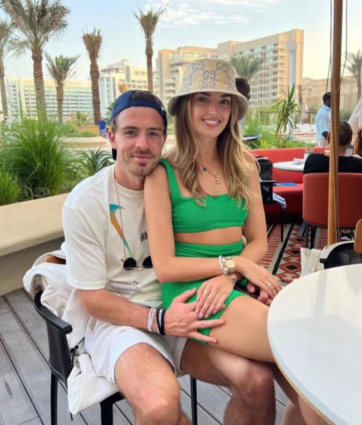 Jack Grealish, surprins de paparazzii într-o cârciumă cu bere ieftină