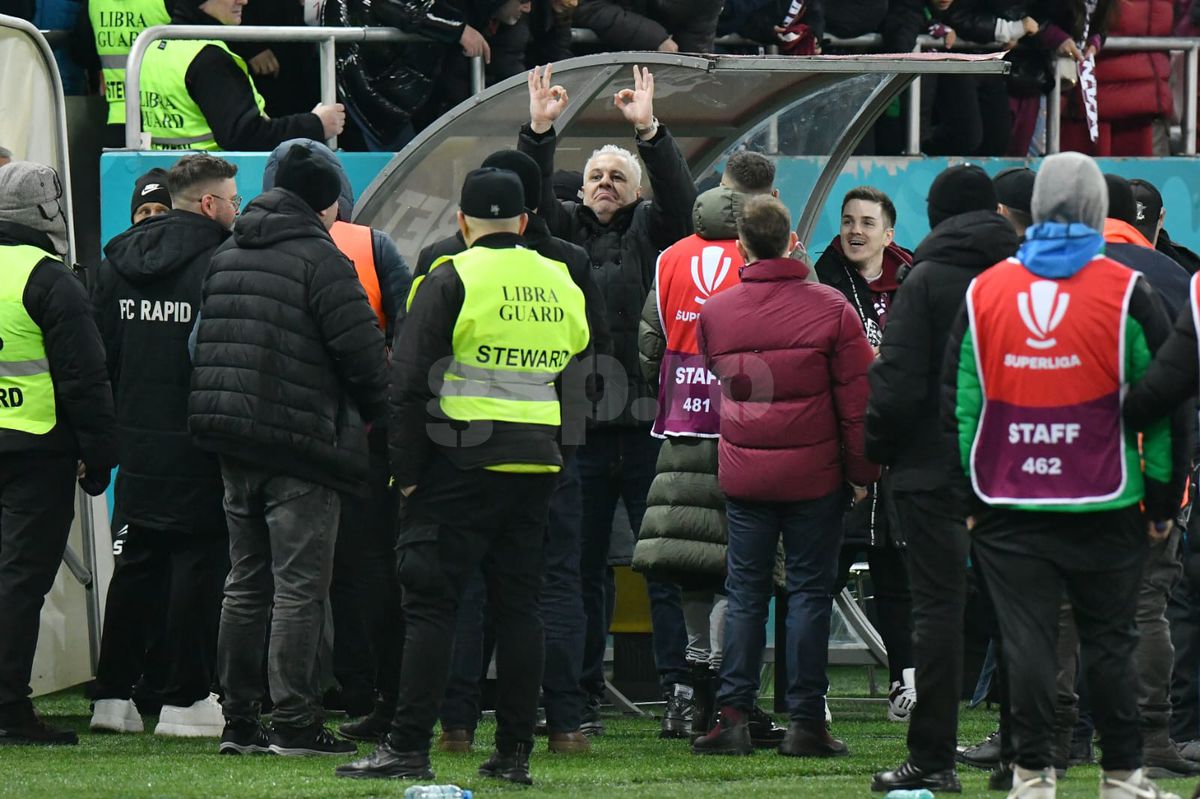 Marius Șumudică a explicat semnul făcut către galeria FCSB-ului: „Le-am arătat că sunt ZERO! Cetățeni! Șmecherii sunt la Peluza Sud”