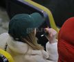 Soția și fiica lui Marius Șumudică, surprinse încălcând regulamentul pe Arena Națională la Rapid - FCSB