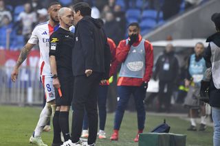 L'Equipe i-a dat nota ZERO și l-a făcut praf » Antrenorul adversarei lui FCSB își află miercuri maxisuspendarea!