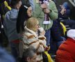 Soția și fiica lui Marius Șumudică, surprinse încălcând regulamentul pe Arena Națională la Rapid - FCSB